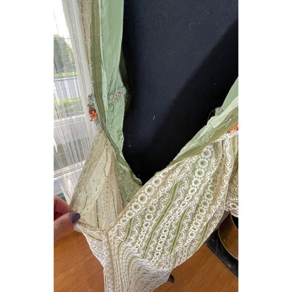 Vintage 60s prairie maxi dress, green organza flocked floral, lined - Picture 10 of 10